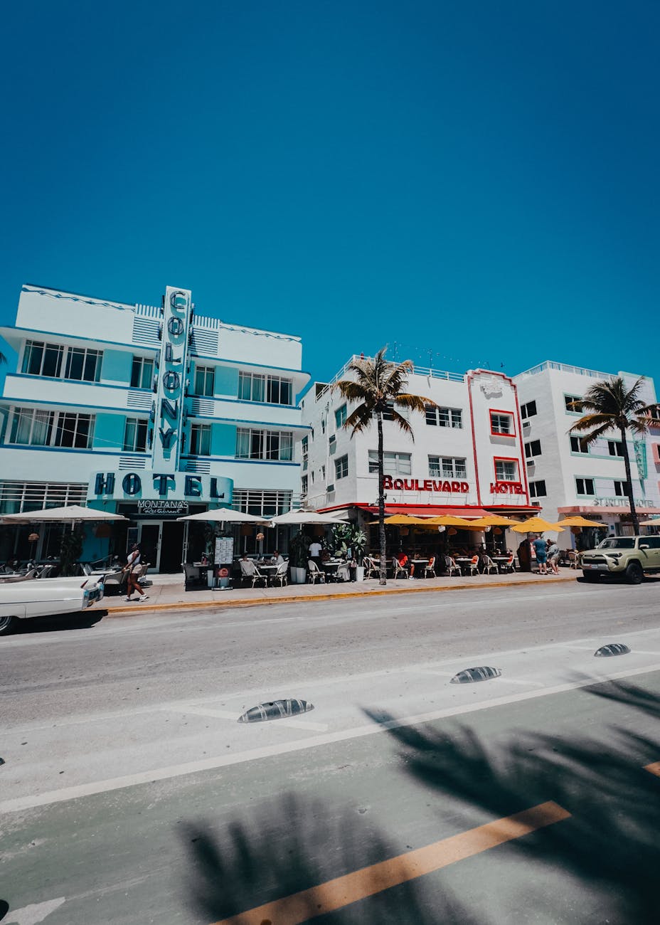 Miami Ocean Drive lifestyle